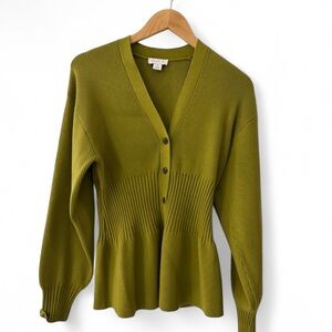 Elegant Olive Button-Up Cardigan Aligne